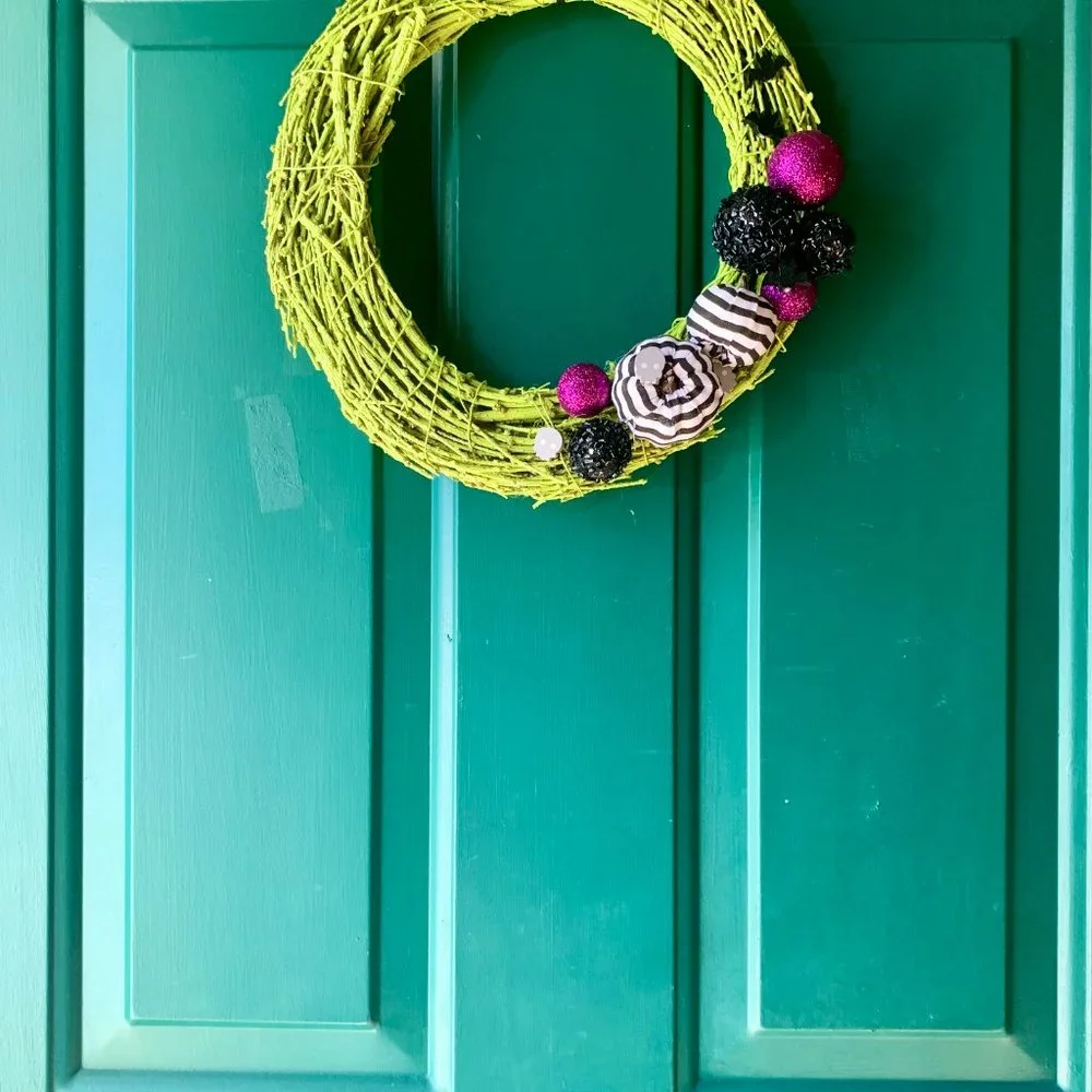 Black and White Pumpkins with Skulls & Bats - Lime Green Happy Halloween Wreath